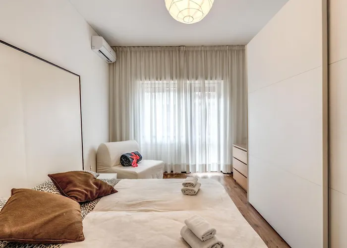 Zeus House Апартаменты