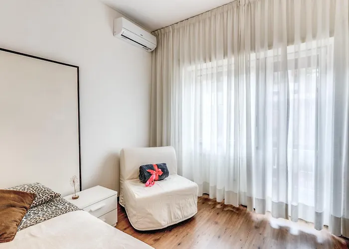 Zeus House Апартаменты